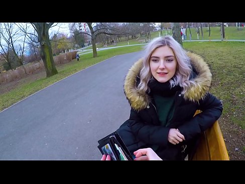 ❤️ Ale i ka ʻume wela a kahi malihini no ke kālā - blowjob ma ka paka na Eva Elfie Porno ia makou